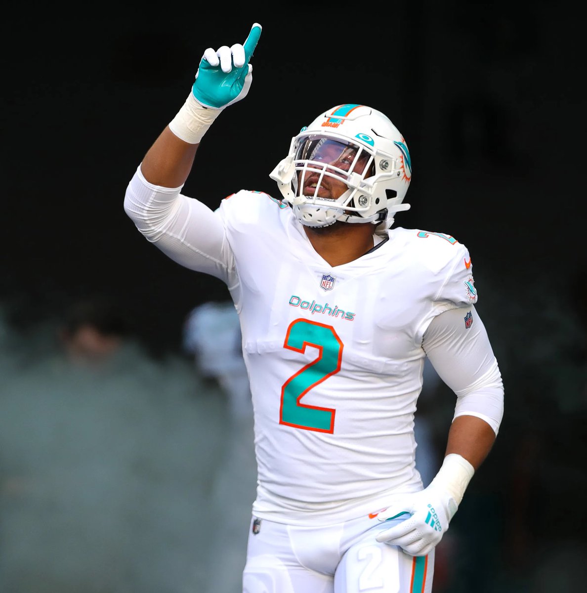 FinsXtra's tweet image. 🚨 Congratulations to Bradley Chubb who has been named as Miami Dolphins’ Walter Payton Man of the Year nominee! (@MiamiDolphins) #PhinsUp