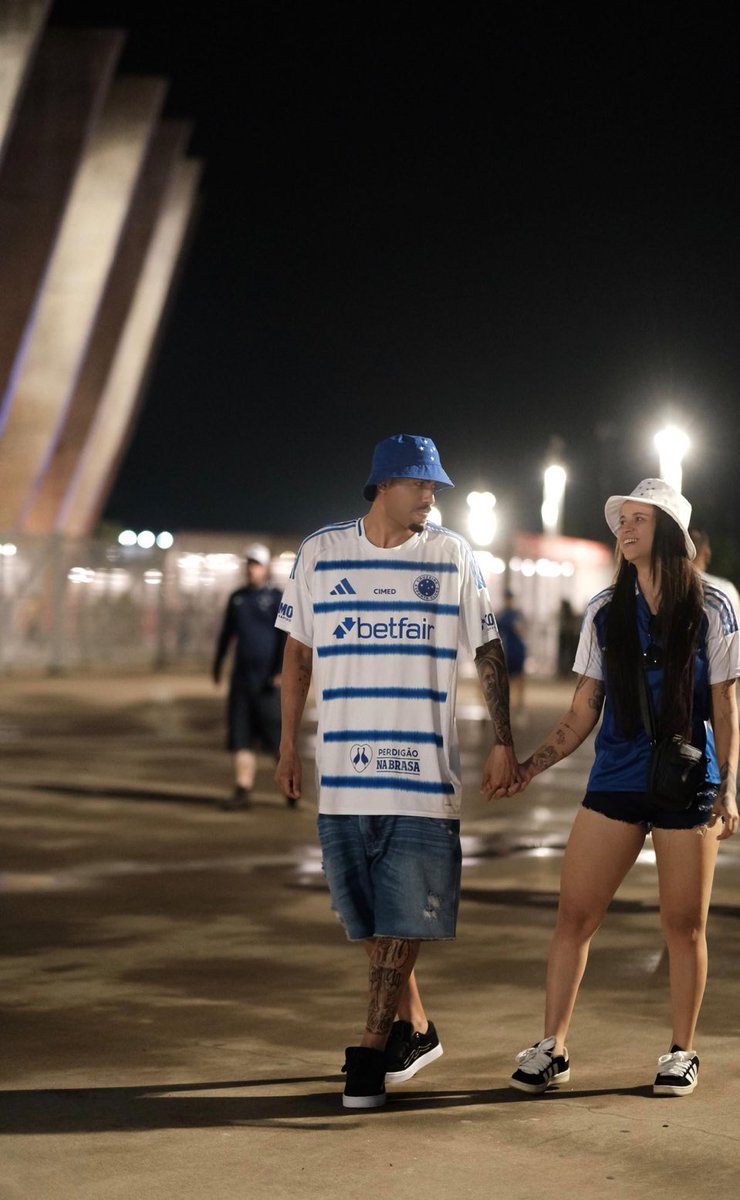 ____Annaa_'s tweet photo. #diadecruzeiro #mineirao  @Cruzeiro @Mineirao 🦊🤌🏻🫰🏻 https://t.co/RysimX0FVx