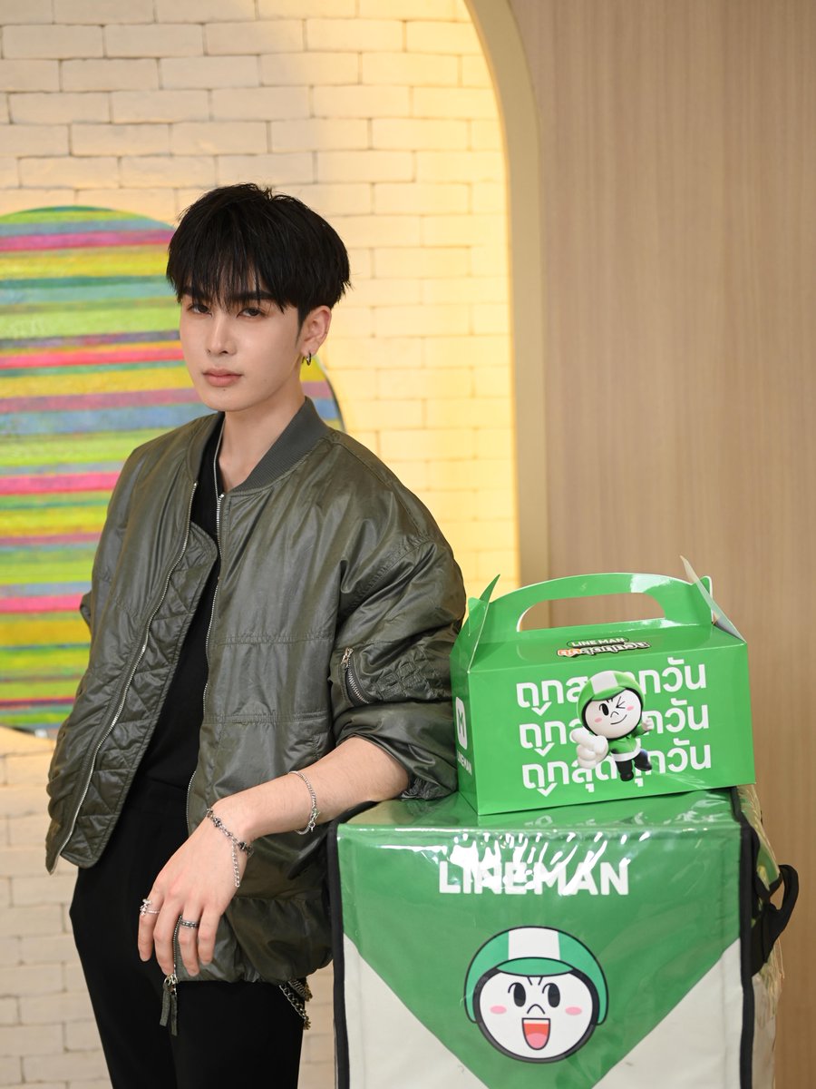 ▼25.12.04▼✨

تحديث سانتا عبر حسابه الشخصي على الانستجرام 

#Santapp #SantaPongsapak #SantyofSanta @PerthSanta