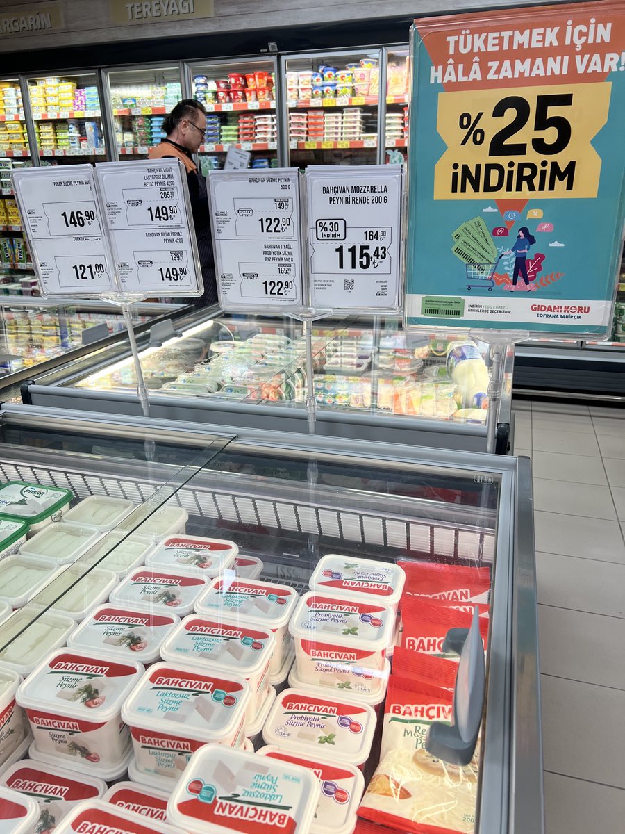 FatmaDilaver's tweet photo. @Migros_Turkiye Merhabalar. 03.12.2025 te Çekmeköy Migrostan %30 indirim kampanyasında aldığım: Bahçıvan Mozeralla peynir fiyatlarının indirimsiz olarak fişime yansıdığını, ayrıldıktan sonra farkettim. Dönüp işlemi düzelttirdim. Kasa nasıl yanlış yapar? Farketmeyenler? https://t.co/159KXphXQh