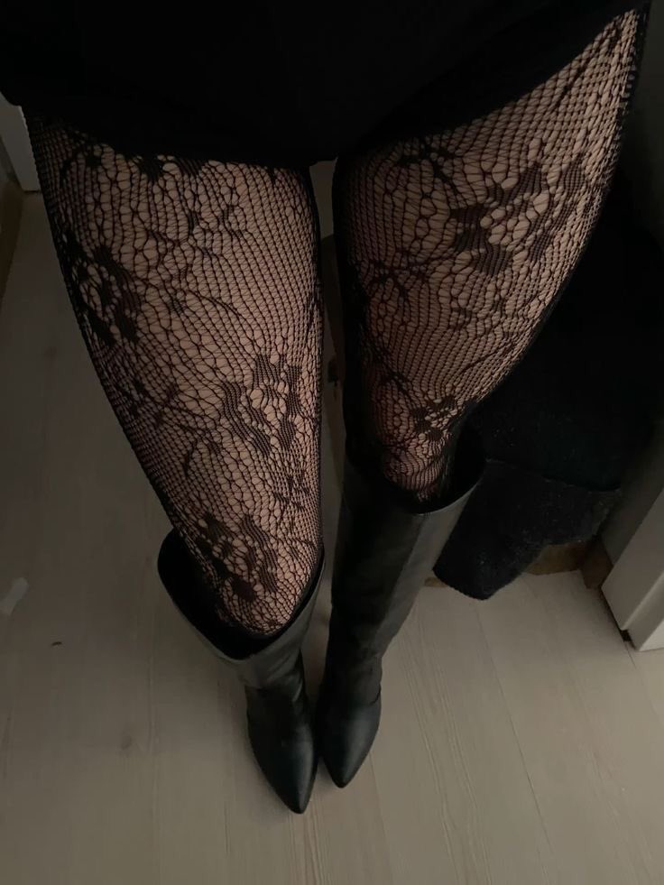 𝒥 (@suaverotic) on Twitter photo 