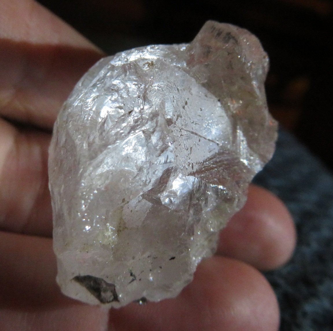 hexalchemist's tweet photo. Here is a newer photo of this stone. Lo and behold, it's a heart. I have improved my photography skills. 🙂 https://t.co/ucWXOrfpqO