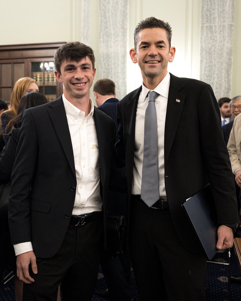 Austin DeSisto tweet media