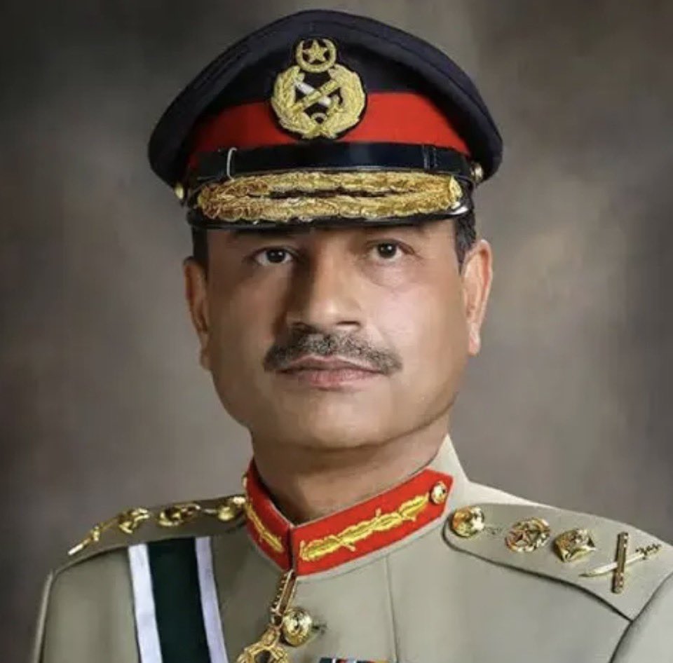 بریکنگ نیوز ۔✍️🇵🇰

وزیراعظم نے فیلڈ مارشل سید عاصم منیر کی بطور چیف آف آرمی اسٹاف و چیف آف ڈیفنس فورسز تعیناتی کی سمری منظوری کے بعد ایوان صدر بھجوا دی

فیلڈ مارشل سید عاصم منیر چیف آف آرمی اسٹاف کے ساتھ ساتھ چیف آف ڈیفنس فورسز بھی ہونگے ✍️🇵🇰