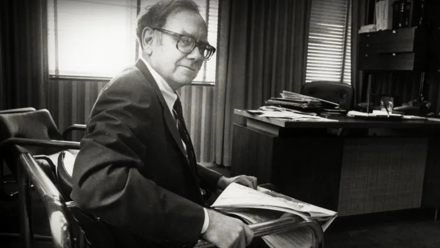 zfellows's tweet image. “If each of us hires people who are smaller than we are, we shall become a company of dwarves. But, if each of us hires people who are bigger than we are, we shall become a company of giants.” ― Warren Buffett in Berkshire Hathaway Letters to Shareholders, 2023