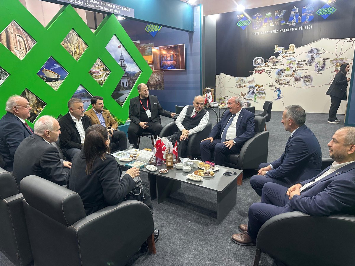 19. Uluslararası Turizm ve Ticaret Fuarı kapsamında, Düzce Belediye Başkanımız Sayın ⁦<a href="/Dr_Faruk_Ozlu/">Faruk Özlü</a>⁩ bulunduğu Batı Karadeniz Kalkınma Birliği (BAKAP) standını ziyaret ettik.  Başkanımıza nazik misafirperverlikleri için şükranlarımızı sunarız.