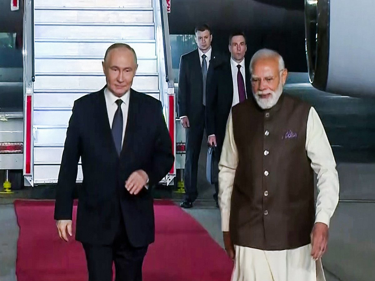 ani_digital's tweet photo. India, Russia likely to discuss defence projects including Su-30 overhaul, S-400/500, Verba, R-37 during Putin visit

Read @ANI Story | https://t.co/2Jr7mrcM8D

#India #Russia #PutinVisit #DefenceProjects https://t.co/ii32osyaRC