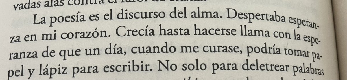 “La poesía es el discurso del alma. Despertaba esperanza en mi corazón.”

- Joyce Carol Oates.