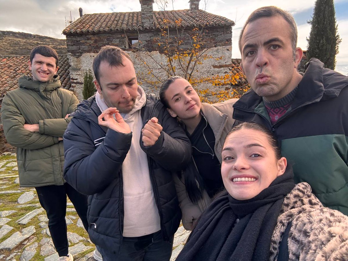 APADISASOC's tweet photo. Este fin de semana: comida benéfica, vida en comunidad y visita a Patones de Arriba 🏘️.
El equipo del Chalet RESAUT apuesta por innovación en vivienda para personas con TEA: participación, cultura y desarrollo personal.
#Inclusión #TEA #InnovaciónSocial #APADIS https://t.co/4KJHRylnIu