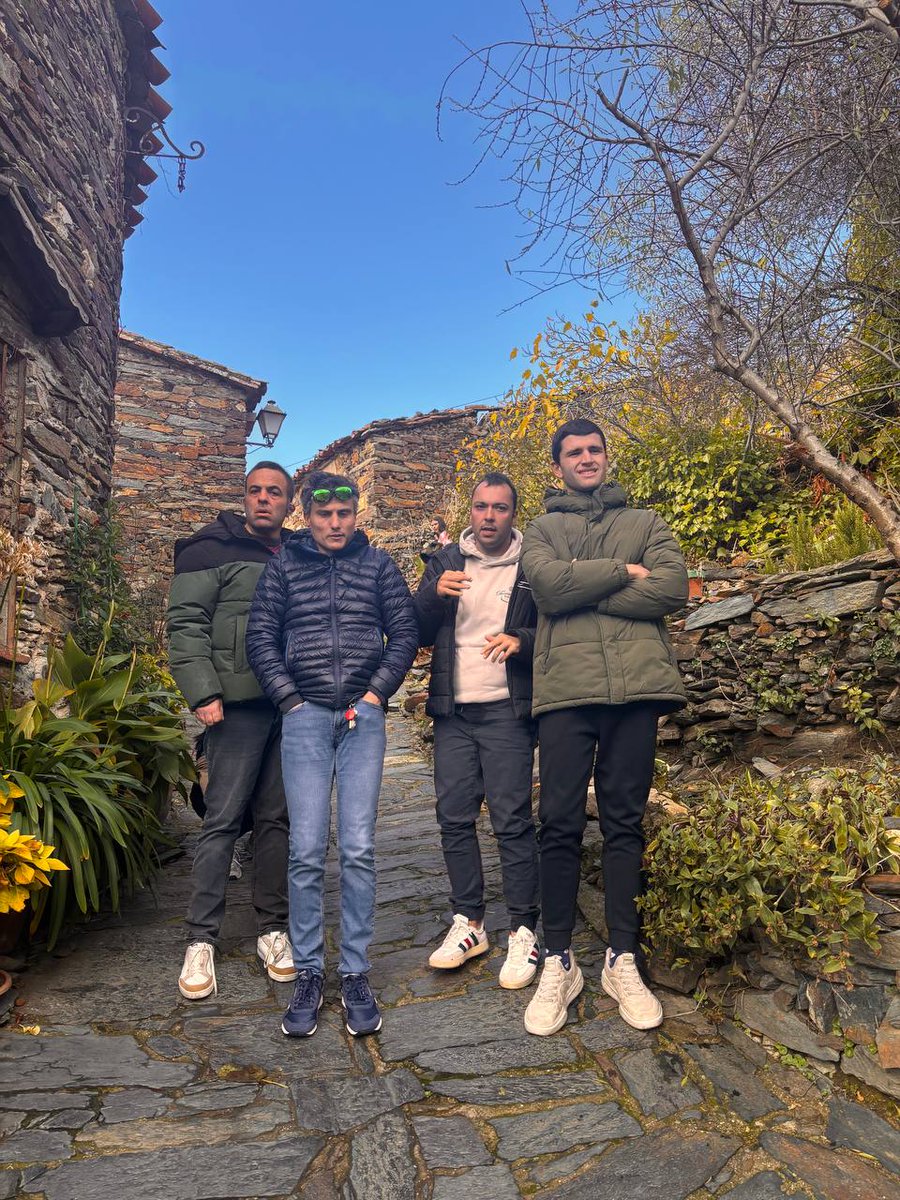 APADISASOC's tweet photo. Este fin de semana: comida benéfica, vida en comunidad y visita a Patones de Arriba 🏘️.
El equipo del Chalet RESAUT apuesta por innovación en vivienda para personas con TEA: participación, cultura y desarrollo personal.
#Inclusión #TEA #InnovaciónSocial #APADIS https://t.co/4KJHRylnIu