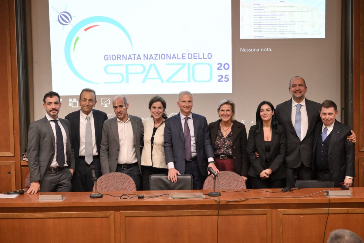 ItalyatOECD_ESA's tweet photo. 🚀La Rappresentanza Permanente d’Italia a Parigi celebra la #GiornataNazionaledelloSpazio 2025 con la conferenza “Earth observation from space for the protection of our Planet”, all’Università @SorbonneParis1. Come ricordato dall’Amb. Luca Sabbatucci, all’indomani del Consiglio Ministeriale dell’@ESA a Brema sotto presidenza italiana che “sarà ricordato per l’impegno finanziario record nella storia dell'ESA, l’Italia ha confermato il suo posizionamento tra i tre principali contributori, investendo in modo coerente in tutti i programmi volti a consolidare il ruolo del nostro Paese nei settori più strategici dell'attività spaziale. Tra questi, l'osservazione della Terra è sicuramente una delle nostre priorità principali, con eccellenze su tutta la catena del valore“.
#GiornataNazionaleSpazio #ItalianNationalSpaceDay #GNS25 #Space #Future #Science 
@ASI_spazio   @ESA_Italia  @Leonardo_IT  @Thales_Alenia_S  @e_geos  @IussPavia  @ItalyMFA