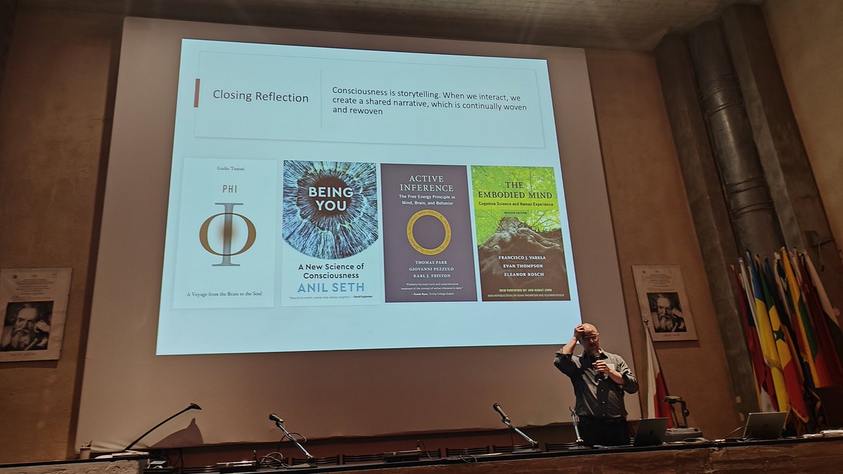 regularjoy's tweet image. Books to read: Randy McIntosh highlights firing his talk on possibility #spaces and #consciousness @GolgiBrain.