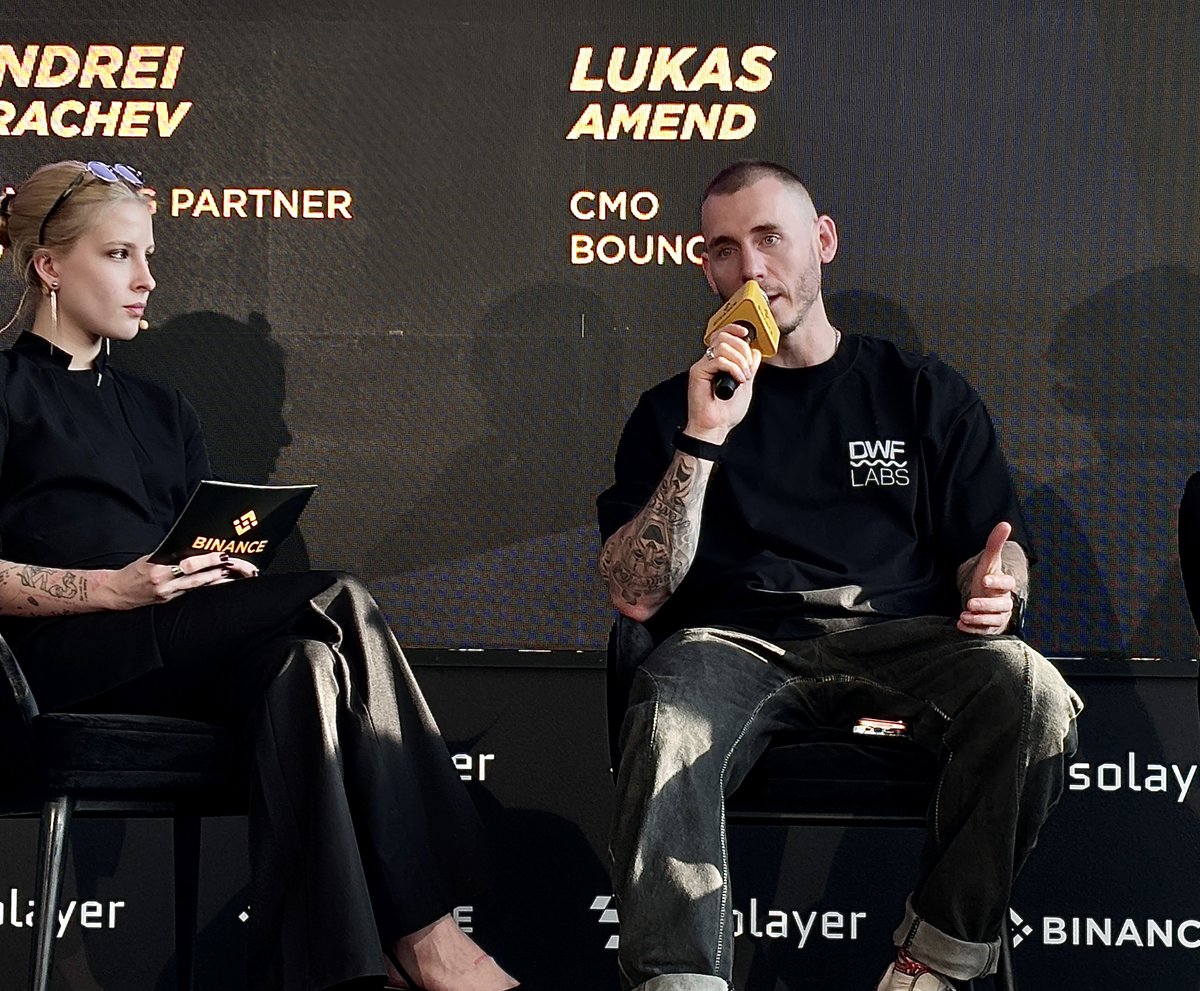 DWFLabs's tweet image. At #BinanceBlockchainWeek, @ag_dwf, Managing Partner of DWF Labs and Founding Partner of @falconfinance, participated in the panel “DeFi 2026 | Where Will the Liquidity Flow Next?” Here’s what he discussed:

1️⃣ Andrei expects liquidity flows in 2026 to come from two forces: