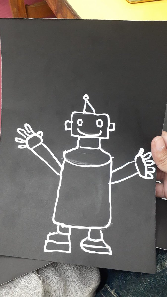 leloo40's tweet image. الروبوت اتحجزلي 🙈❤️