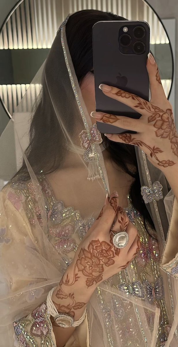 S2ro4's tweet photo. “شوقي لك مولّع… كل ما أتذكرك، يضيع حيائي وتولع فيني رغبة ما تهدّا.✨ https://t.co/mZq8XUvqfo