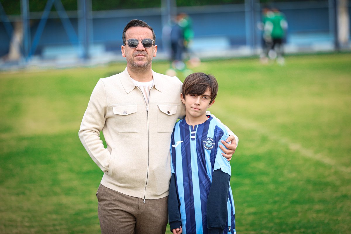 AdsKulubu's tweet photo. Hatayspor ile oynadığımız karşılaşmada tribündeki görüntüsüyle hafızalara kazınan Mehmet Hamza Yılmazer kardeşimizi tesislerimizde misafir ettik. ⚡ https://t.co/uCjX3iJVK4