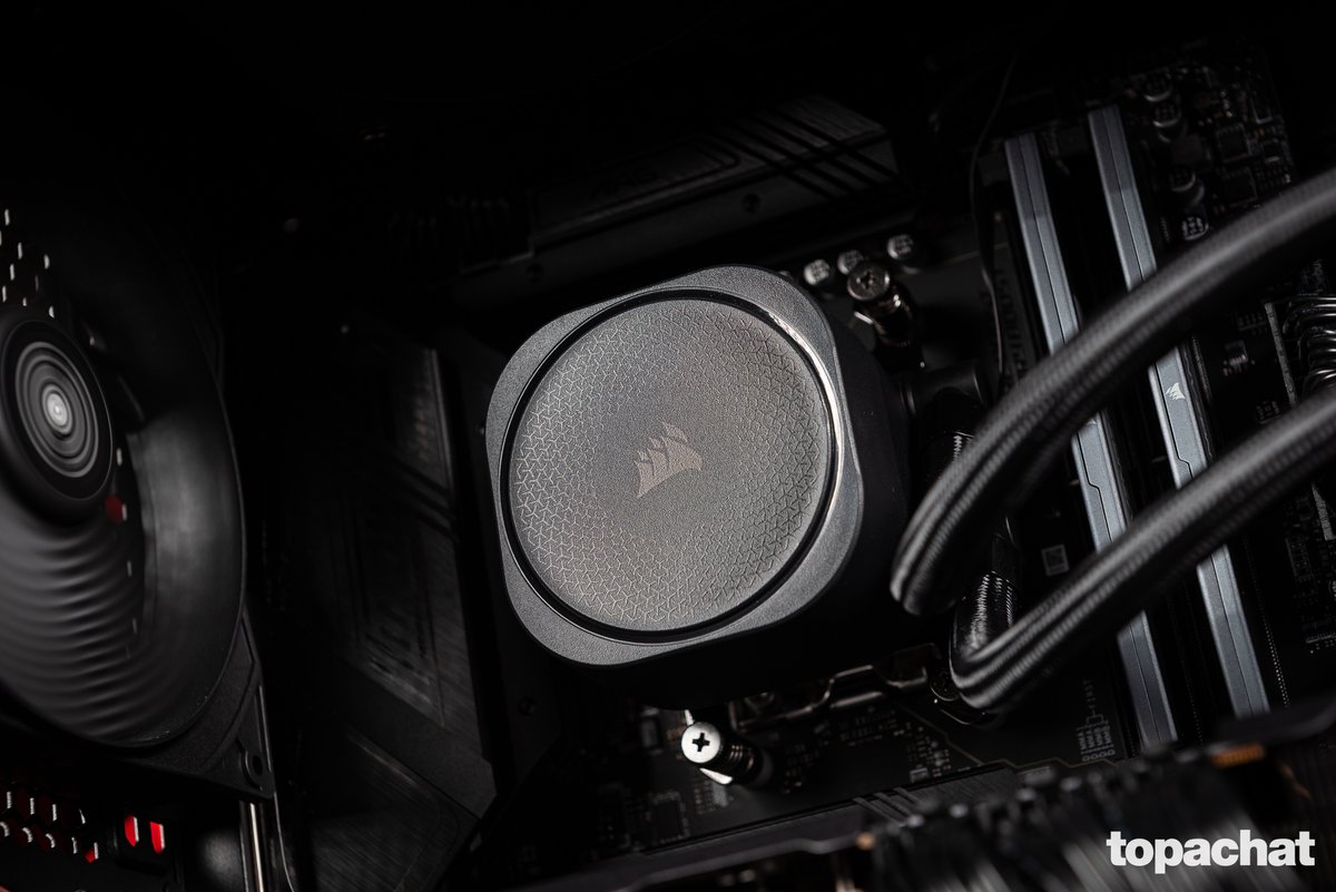 TopAchat's tweet image. 🎄 #PetitPapaTopAchat
A gagner dans le Setup 5, le costaud PC Gamer DARK @Seagate !

topachat.com/pages/detail2_…

Participe ici :
topachat.com/p/content/conc…