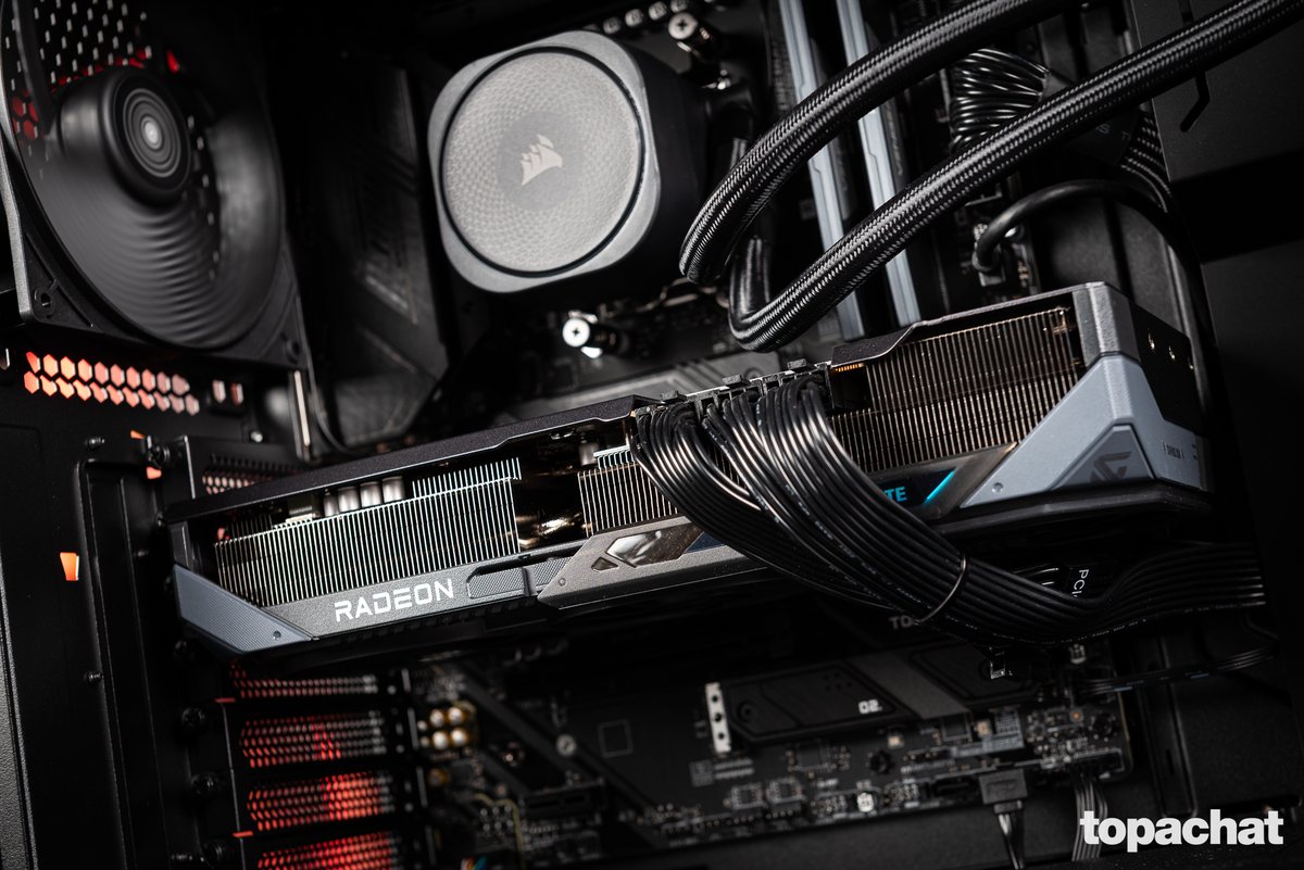 TopAchat's tweet image. 🎄 #PetitPapaTopAchat
A gagner dans le Setup 5, le costaud PC Gamer DARK @Seagate !

topachat.com/pages/detail2_…

Participe ici :
topachat.com/p/content/conc…