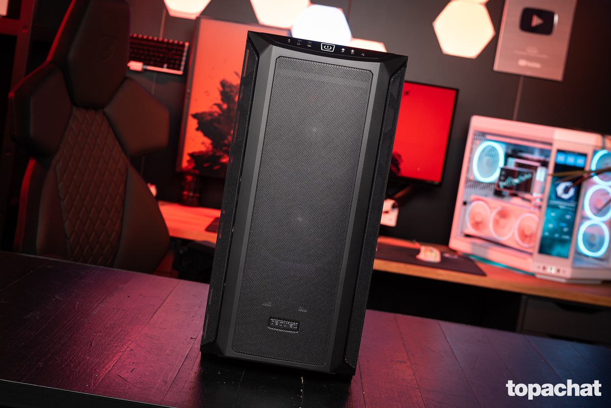 TopAchat's tweet image. 🎄 #PetitPapaTopAchat
A gagner dans le Setup 5, le costaud PC Gamer DARK @Seagate !

topachat.com/pages/detail2_…

Participe ici :
topachat.com/p/content/conc…