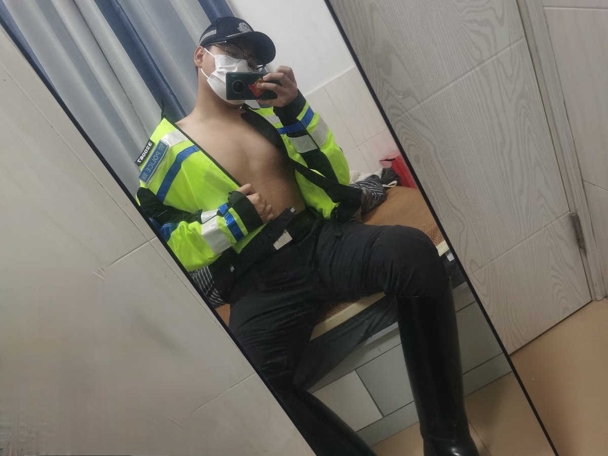 Hanson334049's tweet image. 疯狂星期四