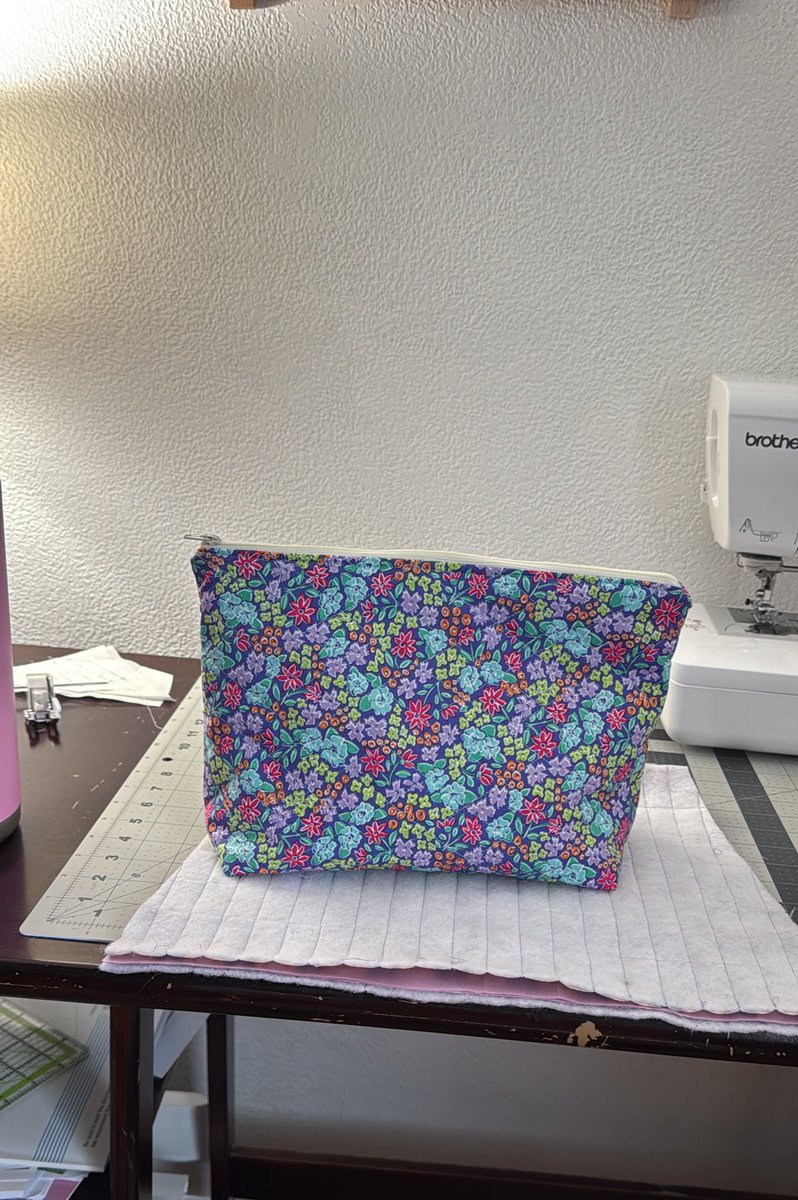 We’re at the point of homemade Christmas presents where some people are going to get handmade makeup bags and some are getting them from target IDGAF at this point.
But also how hecking cute are these