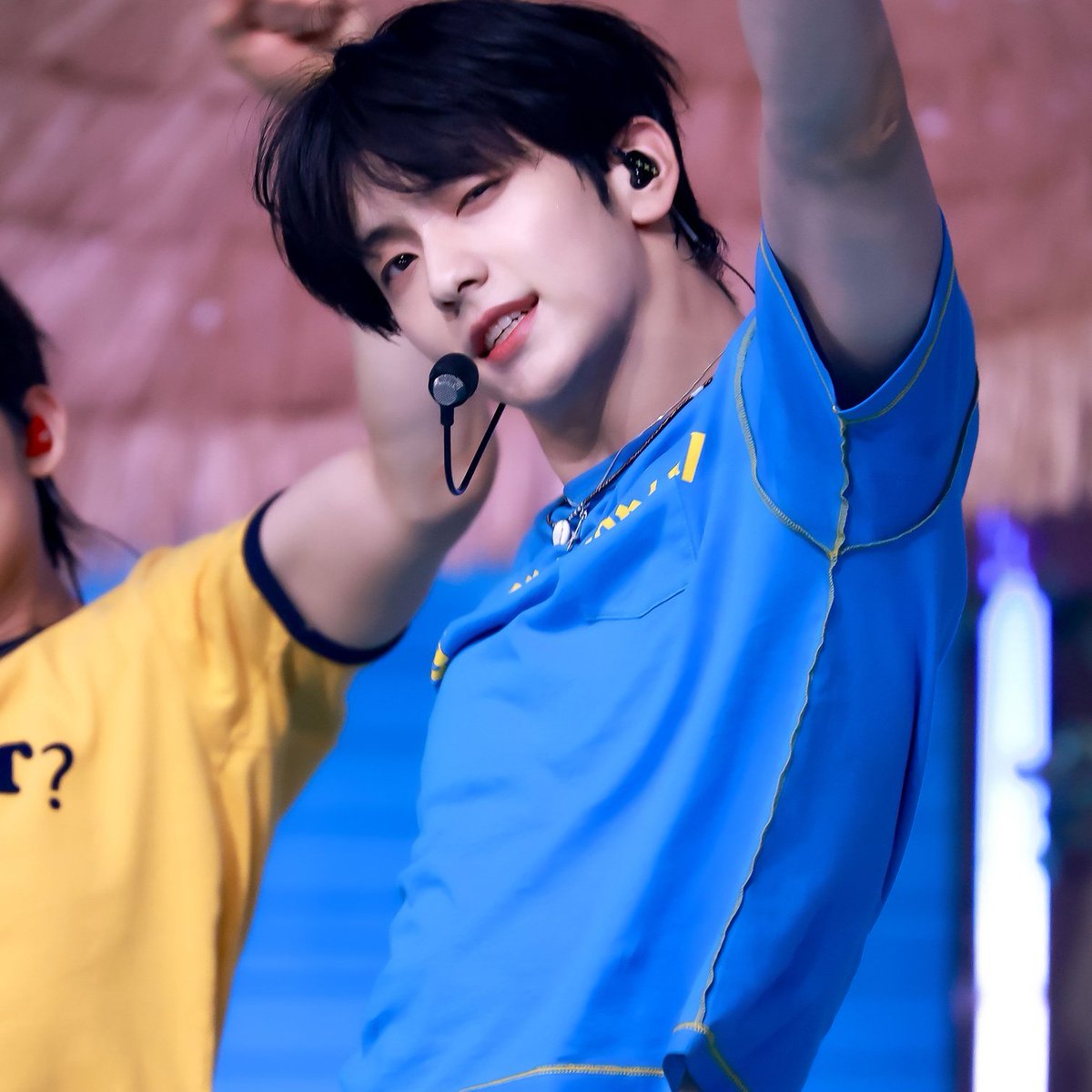 TXT_CDO's tweet photo. OUR SILVER CENTURY IDOL SOOBIN 🐰🎂

#25SilverPagesofSoobin
#눈토끼수빈과함께하는_하이얀행복
#スビンの存在がMOAの宝物 https://t.co/KUEX1uMzJq
