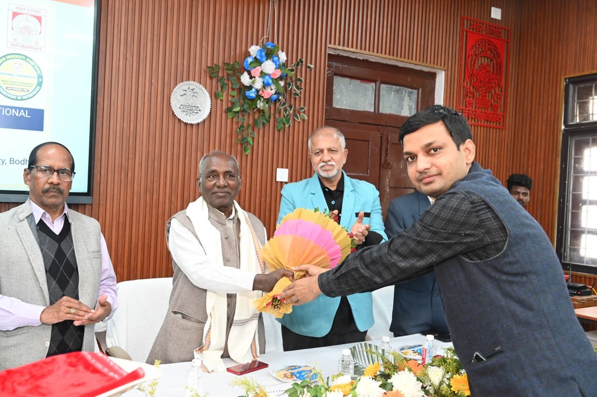 magadhuniversi1's tweet image. गणित, कंप्यूटर विज्ञान एवं सूचना प्रौद्योगिकी विभाग द्वारा आयोजित राष्ट्रीय सम्मेलन का दूसरा दिन : कुछ तस्वीरें।
(29.11.2025)

#NationalConference #MathematicalSciences #ComputationalScience 

@