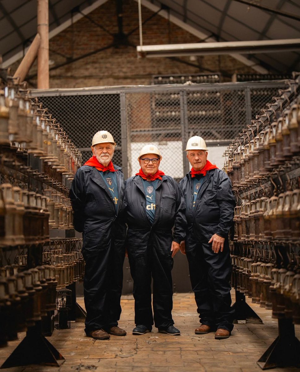 MatthUd_'s tweet image. J’ai eu l’honneur de participer au shooting du maillot spécial de la Sainte-Barbe avec le RC Lens.
Un moment qui m’a marqué.

Être ici, c’est plus que jouer au football : c’est entrer dans une histoire, une culture, dans une fierté qui dépasse largement le terrain.
Ces dernières…