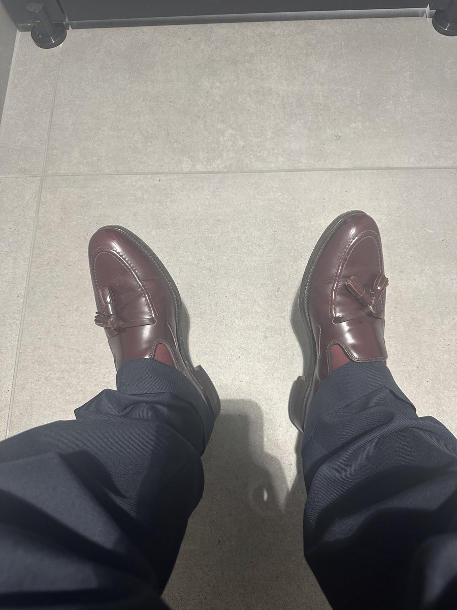 sexytassel's tweet photo. Anyone in Madrid this weekend πͺπΈ
#ejecutivos #otc #otcsocks #sheer #sheers #loafers #gaysocks #gaysocksworship #sheersoo #menssocks #formal
#formalsocks #dresssocks #otc #otcsocks #ejecutivo #suitedatplay #suitandtie
#suitandtiefetish
#formalsuit https://t.co/yJsXjQ5riD