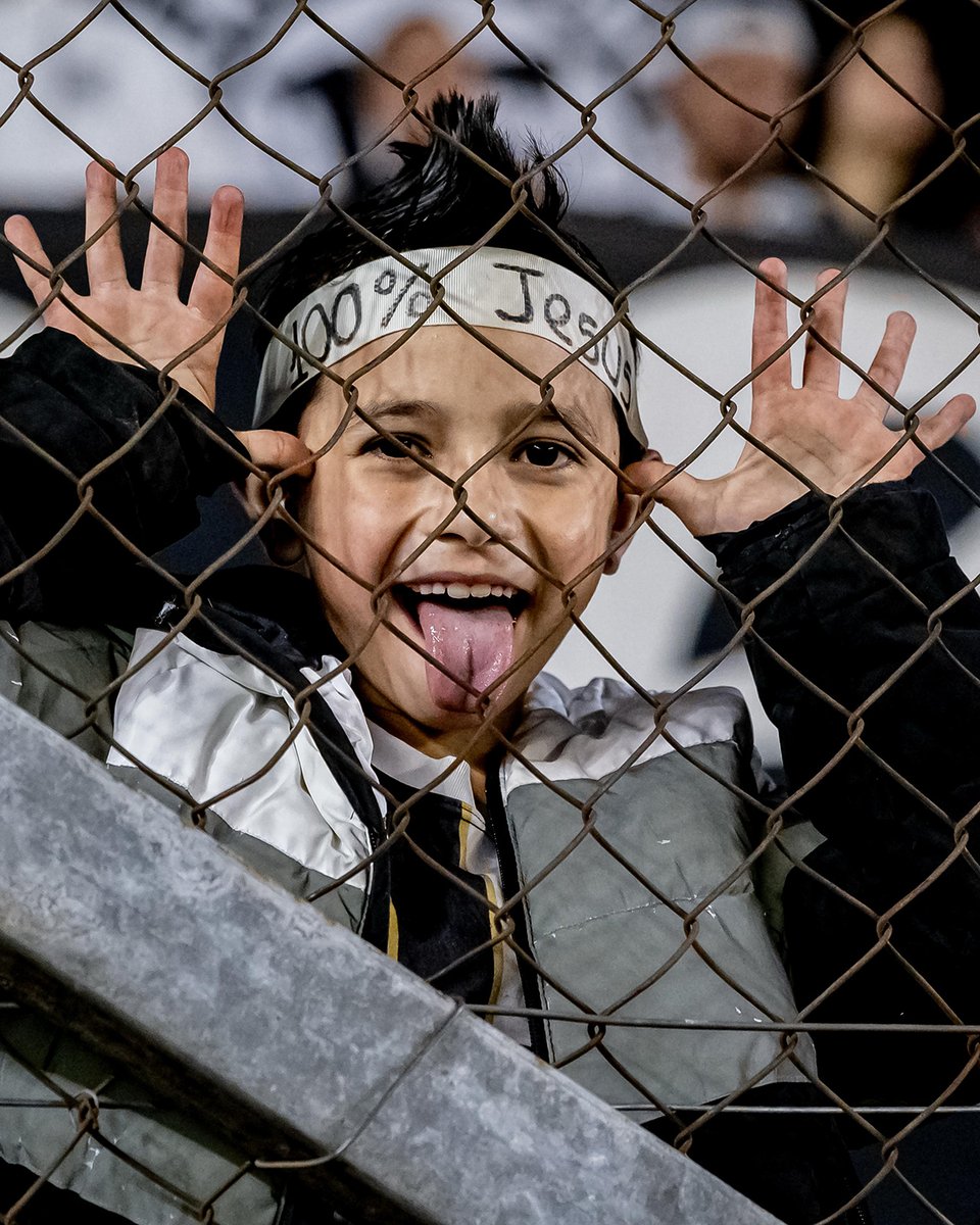 SantosFC's tweet photo. Ídolo geracional. ✋🏽😜🤚🏽 https://t.co/pprS7Y4QUg