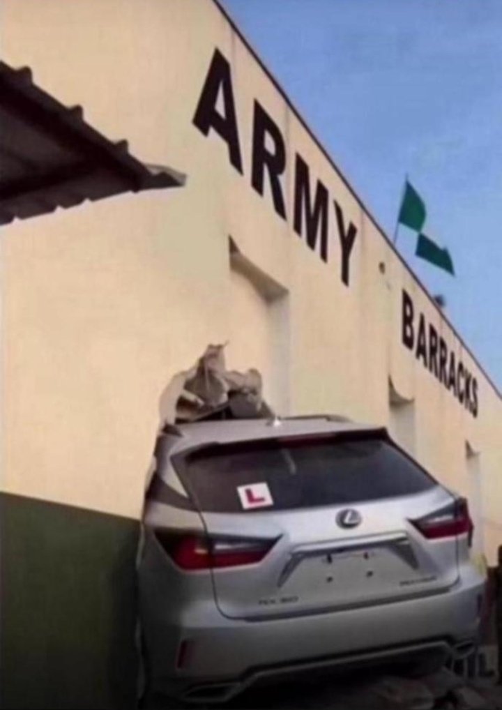 PreciousFolake2's tweet image. One word for this guy 😳