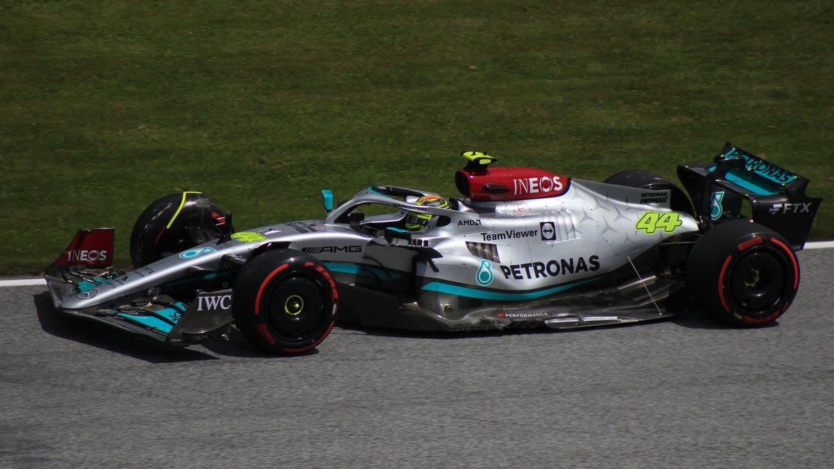 F1GuyDan's tweet image. It's officially confirmed that no Mercedes car of this era will have scored more points OR collected more podiums than the no-sidepods W13

W13 (2022): 515 points | 17 podiums
W16 (2025): 459 points | 12 podiums