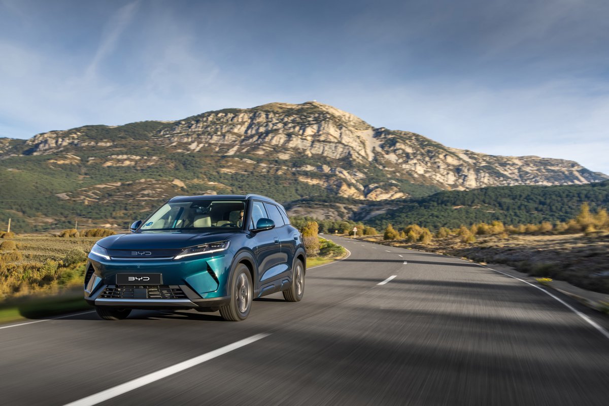 Fluid driving, effortless living. BYD ATTO 2 DM-i connects you to inspired moments, mile after efficient mile. 
What perfect moment awaits you?

#BYD #BuildYourDreams