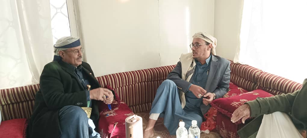 الفريق السامعي يقدم واجب العزاء في وفاة والد مستشار رئيس المجلس السياسي الأعلى محمد أنعم 

-  agras-news.net/DET_N.aspx?fie…