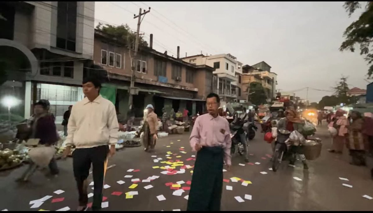 minn_robert's tweet photo. Dr. @TayzarSan led today's urban protest in Mandalay against the juant sham election as Min Aung Hlaing arrived in Pyi Oo Lwin.

Grateful for Dr. Tayzar San's continued leadership at a time when many of us can no longer join ground strikes. 

#WhatsHappeningInMyanmar #Mandalay https://t.co/9NRBWks80p