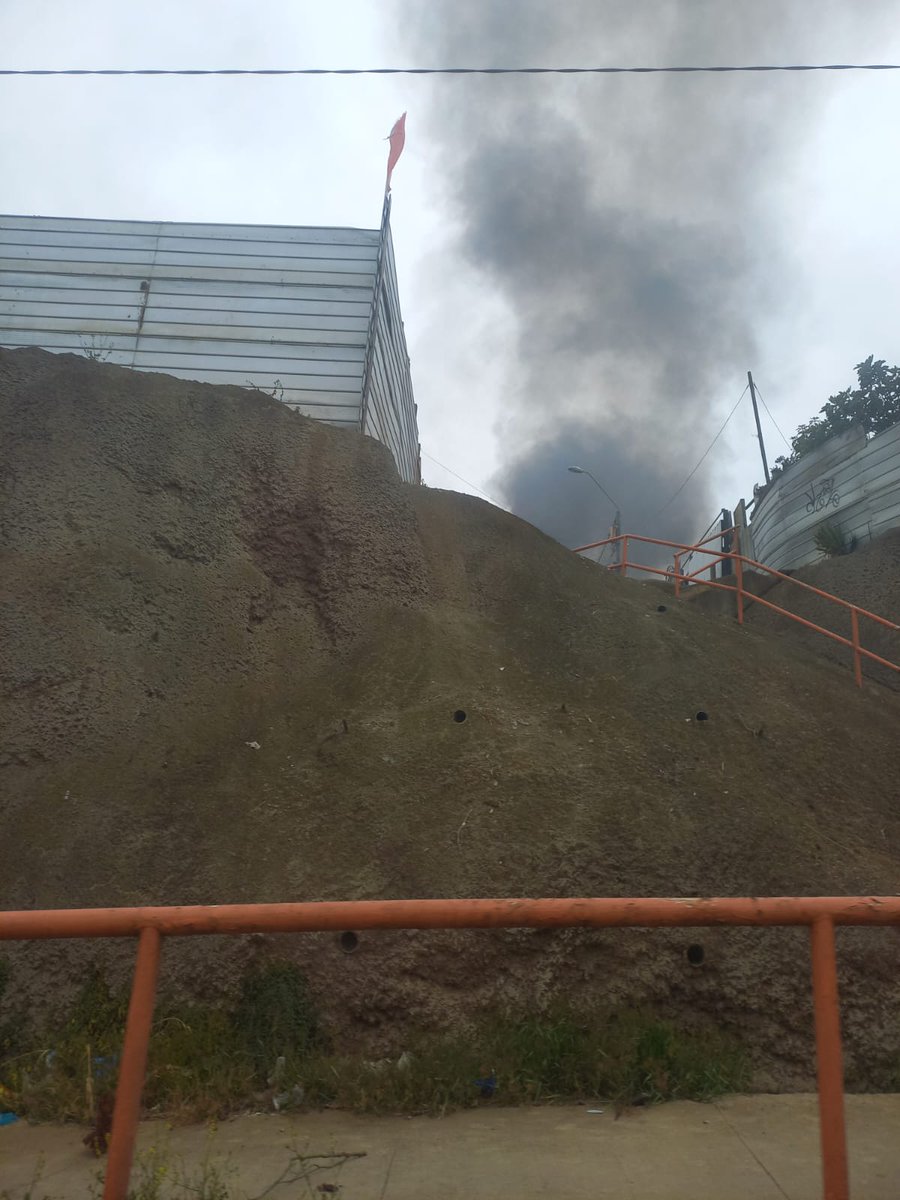 portalesfm's tweet image. PORTALES INFORMACIONES
CHILQUINTA INFORMA;
Corte de suministro afecta a sectores Joaquín Edwards Bello y Laguna Verde en Valparaíso esto para resguardar la seguridad de bomberos en su trabajo.
Horario de reposición estimado a las 16.30 horas.  portalesfm.cl    89.5fm…