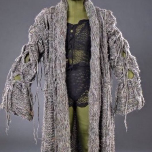 wickedcomfort's tweet photo. Cynthia Erivo about the viral “sex cardigan”:

“All I really wanted was for everyone to see her as someone vulnerable, soft, sometimes awkward and anxious. Someone who doesn’t [always] necessarily believe in herself. I just wanted something that removed the armor for a second, while, yes, showing you a more sensual, more connected side of her. The aim was not to turn her into a sexual object, but instead a softer human being worthy of being loved and having an intimate moment with someone.”