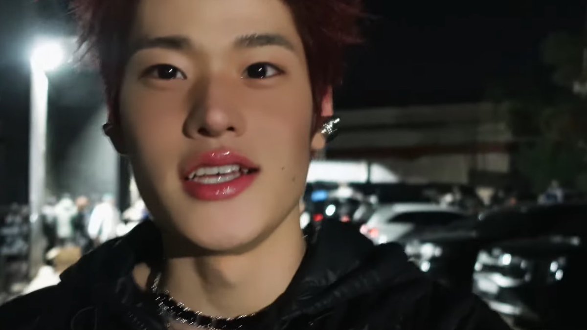 1.ลิปออยพี่โลมา
2.ลิปไอติมลากลาส
3.กลอสโรแมน
4.ลิปติดทนดินโต้
5.ไก่ทอด