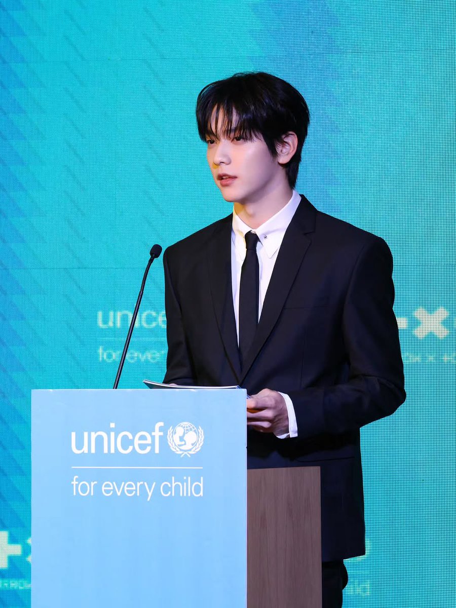 blspringflower's tweet image. HAPPY BIRTHDAY TO THE BEST LEADER OF TXT AND MOA, CHOI SOOBIN 🎉
I'M SO PROUD OF YOU 

OUR SILVER CENTURY IDOL SOOBIN
#25SilverPagesofSoobin
#눈토끼수빈과함께하는_하이얀행복
#スビンの存在がMOAの宝物