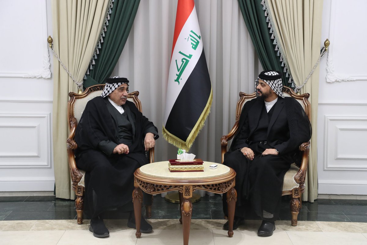 الشيخ الأمين يستقبل السيد عادل عبد المهدي ويبحثان مستجدات المرحلة وتشكيل الحكومة

استقبل الأمين العام لحركة عصائب أهل الحق، سماحة الشيخ قيس الخزعلي، في مكتبه ببغداد، رئيس الوزراء الأسبق السيد عادل عبد المهدي.

وقد قدم السيد عبد المهدي تهانيه لسماحة الشيخ الخزعلي بمناسبة نجاح