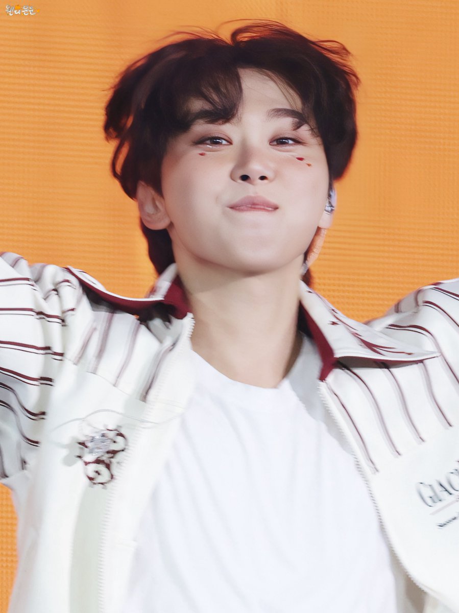 KWAN_UN_116's tweet photo. 251204
머리 ㅋㅋㅋ
뿌…뿌끄?

SEVENTEEN TOUR NEW_In Osaka
 #승관 #Seungkwan #부승관 #スングァン #BooSeungkwan #세븐틴 #seventeen #seventeens_new_concert #SEVENTEEN https://t.co/7M1lo7dYvL