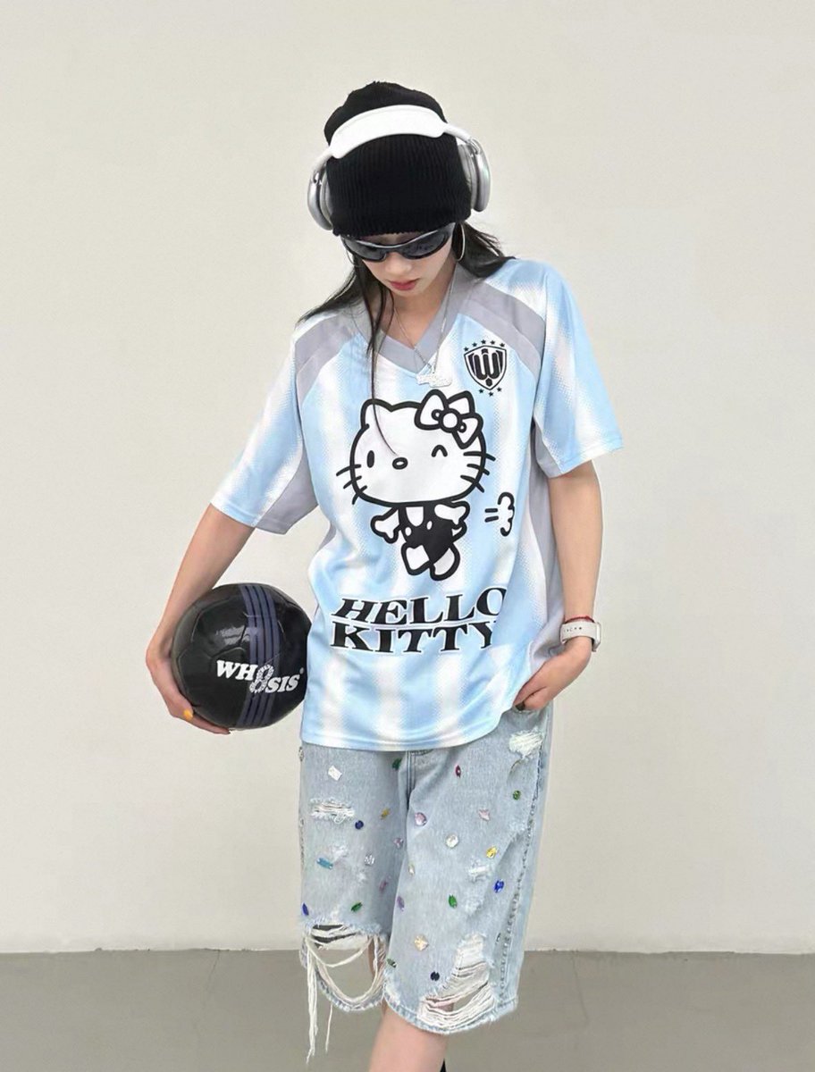 Ffxtd_31's tweet photo. รับหิ้ว | เสื้อ WHOOSIS x Hello kitty
ลดราคา ✨

-> 690฿ 
📮free shipping 
size : S-3XL

รับหิ้วถึง 20/01
ของถึงไทย 02/02 
#ตลาดนัดซานริโอ้ #ตลาดนัดsanrio #sanrio https://t.co/lXDx01Yj7P