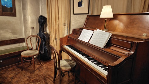 この前の日曜夕方は、井上真那美(vc)＆伊藤志宏(p)のライブでブールマンへ。昼のライブが意外に早く終わり、無事行くことができてよかったです。このデュオでは、また違った音楽感。真那美さんのアレンジ、明る過ぎることもなくいい塩梅で自分は好きだな。志宏君の新しいインスパイア曲にも期待。