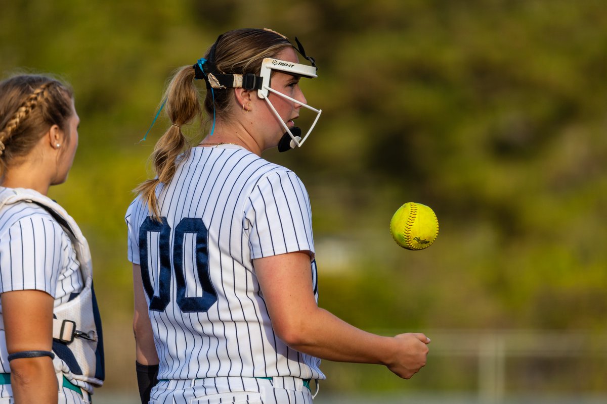 GSAthletics_SB's tweet photo. Wishing a happy birthday to @barnard_alana 🥳

#HailSouthern https://t.co/e6P9zphTSw
