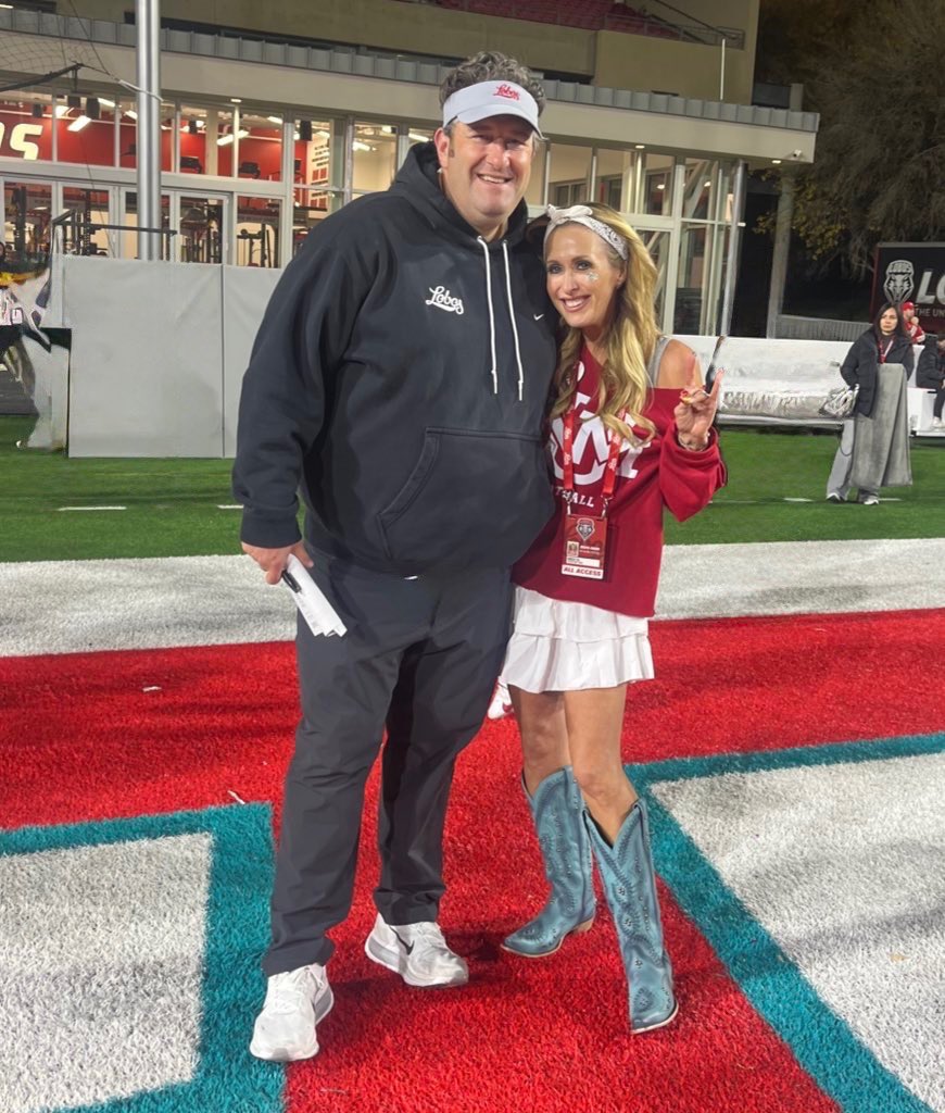 Coach_Eck's tweet photo. Happy Birthday to my Gorgeous wife and the "Queen of the University of New Mexico" Love you @BeautyBabesBall https://t.co/FMXyFrTgKT