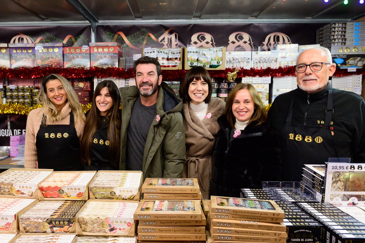 És un honor tornar a Xixona per a inaugurar amb la seua alcaldessa, <a href="/Isabel_Xixona/">Isabel López Galera /❤️</a>, i <a href="/ArturoValls/">Arturo Valls Oficial</a>, la Fira de Nadal: el major mercat de torrons del món i un símbol d'identitat, tradició i futur.

Ací comença el Nadal, des d'un municipi que sap unir artesania i innovació.

Com a