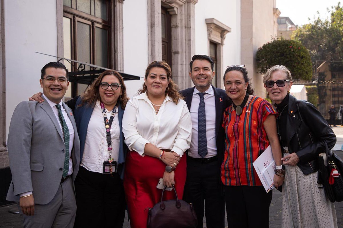 Yuriddhh's tweet image. ✨ Tuve la oportunidad de reunirme con compañeras y compañeros en la @SEGOB_mx.

Desde este espacio reafirmamos nuestros compromisos claros a favor de los #DDHH y del bienestar de la población en México.🤝

#DerechosHumanos #Gobernación #México