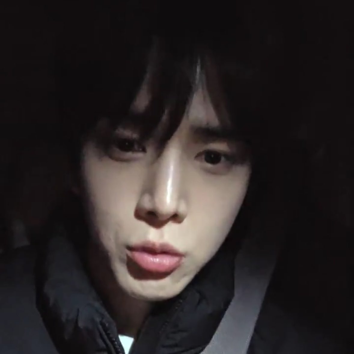 영훈군 두쫀쿠 처음 먹고 너무 맛있다고 개심각함 내내 눈썹 팔자임