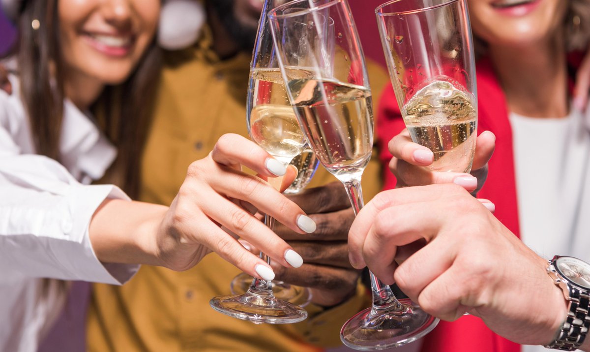 DON'T wave your arms and yell "Shhhh!" Check out my latest blog: Presenting to a Lively (Tipsy!) Crowd - how to manage an audience who are busy talking to each other melsherwood.com/blogposts/2025… 
#presentationskills #MC #emcee #eventhost #publicspeaking #audienceengagement