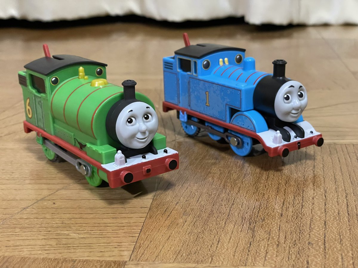 C40D261's tweet photo. #汽車のえほん
#TheRailwaySeries
#きかんしゃトーマス
#ThomasTheTankEngine
#パーシー
#PercyTheSmallEngine
#TrackMaster
#Motorized

遂に､2025年版のパーシーと郵便貨車が届きました！ https://t.co/HgHPcBHwAT